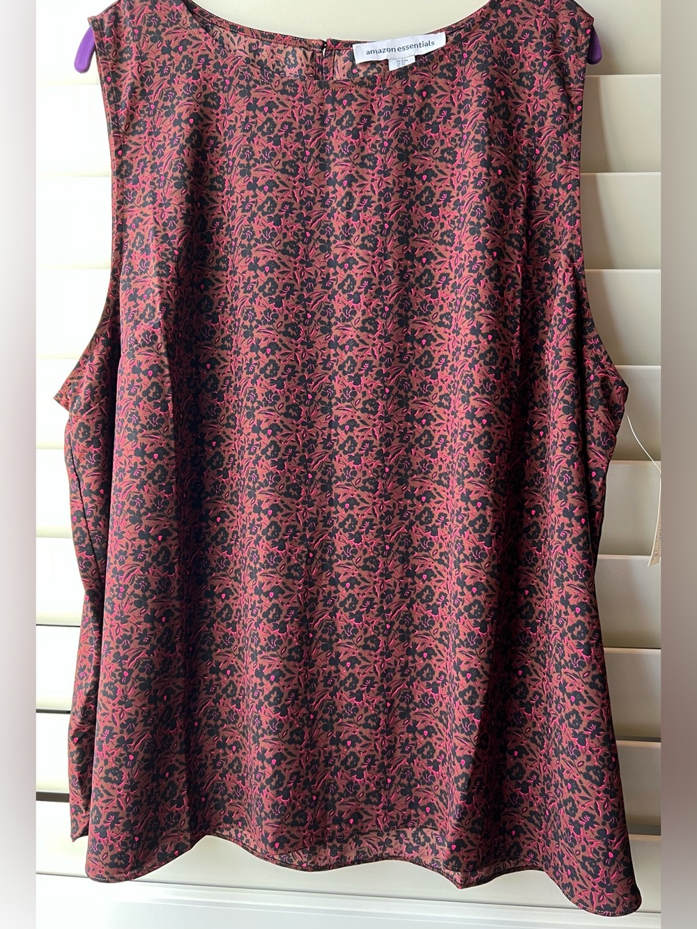 Amazon essentials  XXL NEW Pink and Black Floral Sleeveless Blouse